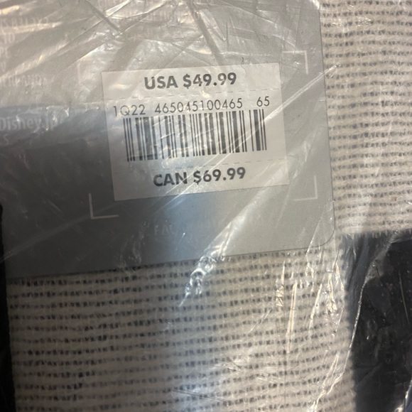 DISNEY Mickey Mouse Icon "LOVE" Tapestry Throw 60” x 72” - Picture 5 of 10